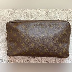 Authentic Louis Vuitton Monogram Trousse 28 Toiletry Makeup Bag